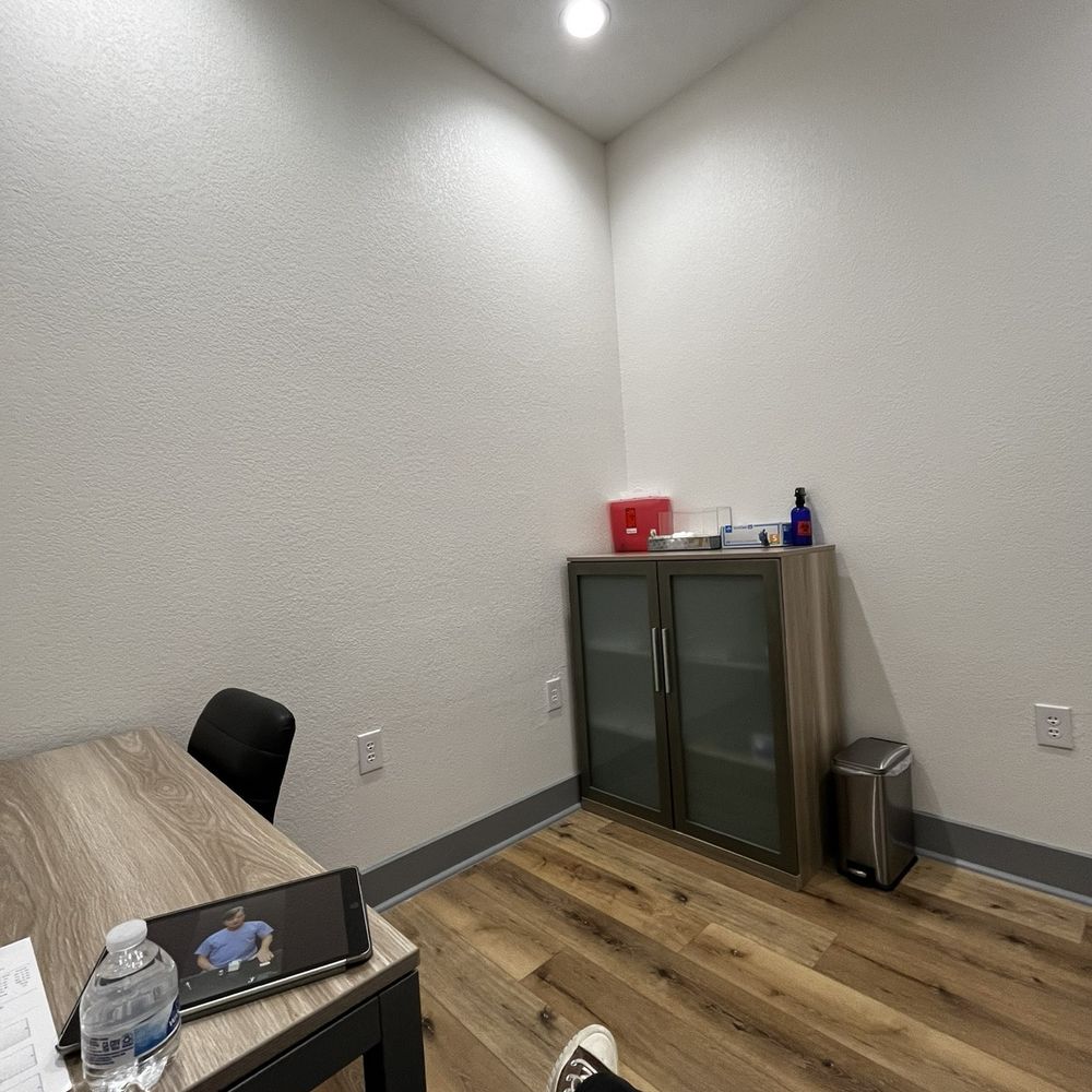 Houston Weight Loss Center - Webster - Patient room - Weight Loss Centers Near Me - Webster, Texas Houston Weight Loss Center - Webster - Patient room - Weight Loss Centers Near Me - Webster, Texas