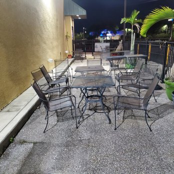 Lemon Grass Thai Kitchen - Outdoor Seating - Thai Near Me - Riverview, Florida