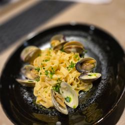 Simpatico - Clams and linguine