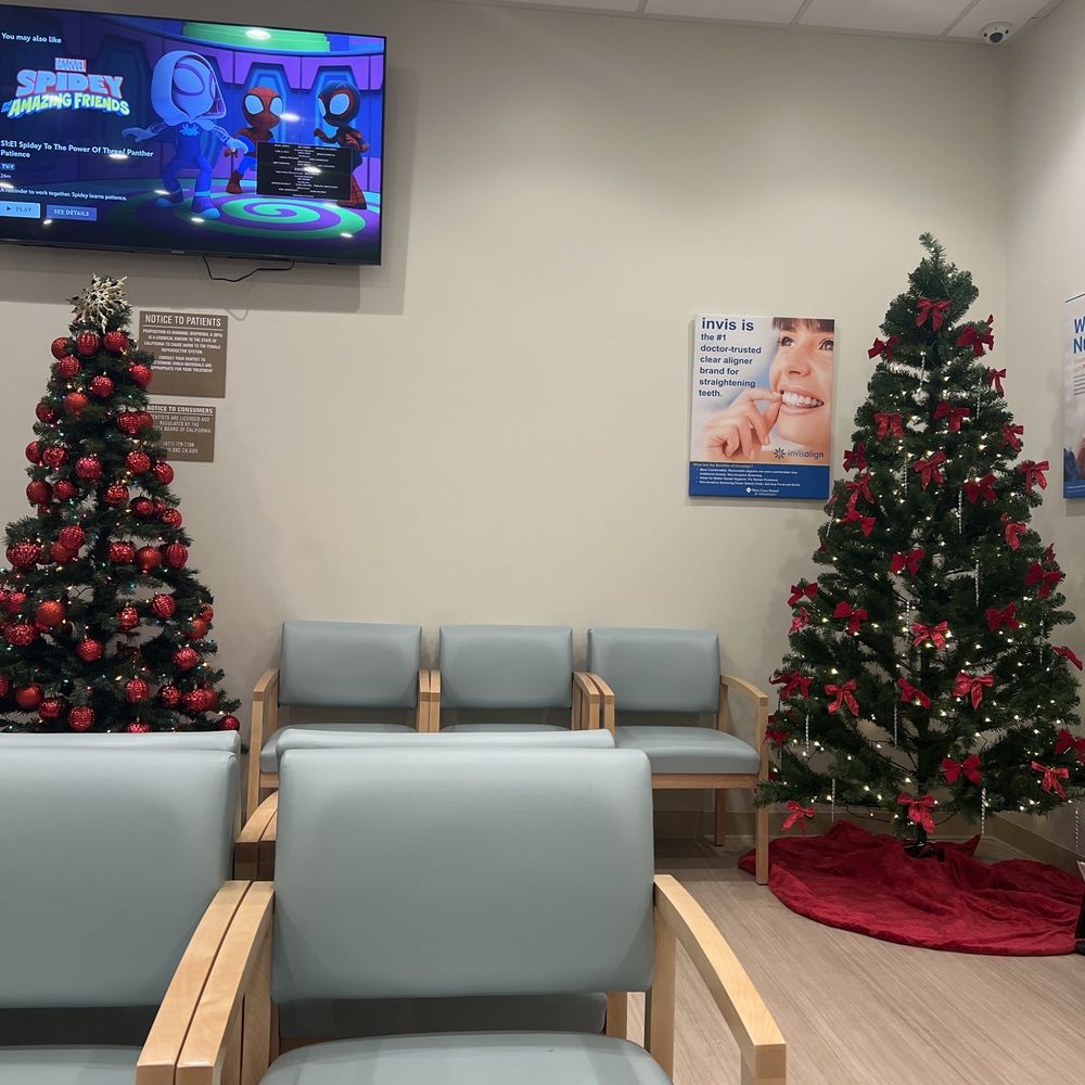 Waiting room is so clean and pretty. Waiting room is so clean and pretty.
