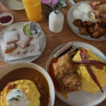Between Us - Beignets Iced Matcha Latte French Omelette Curry Hamburg Two Eggs - Breakfast & Brunch Near Me - San Diego, California Between Us - Beignets Iced Matcha Latte French Omelette Curry Hamburg Two Eggs - Breakfast & Brunch Near Me - San Diego, California