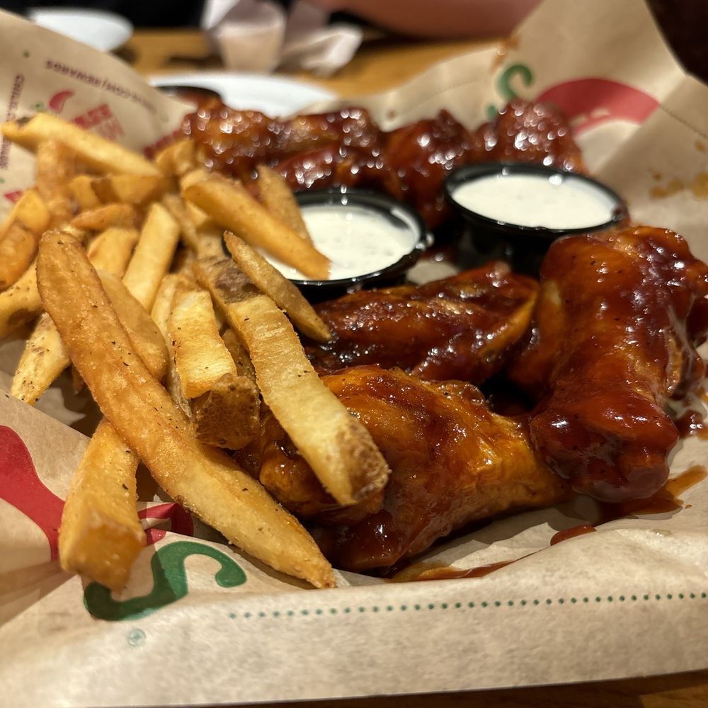 Chili's - Homade BBQ Bone-In Wings - Bars Near Me - Katy, Texas