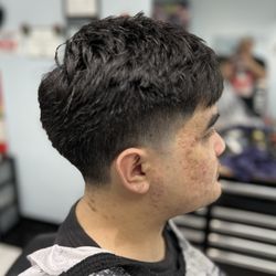 Gents Hair Salon - Texture Fringe with Low Taper by Danny
