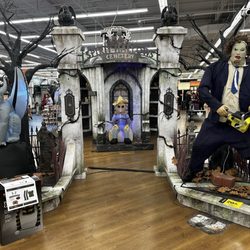 Spirit Halloween