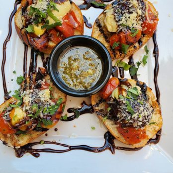 Mo's River Road Grill - Artichoke Bruschetta - Wine Bars Near Me - Salinas, California