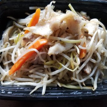 Yuet Lee - Slices of Sturgeon w/ Bean Sprouts and Chives... good but not great, pricey! - Chinese Near Me - San Francisco, California