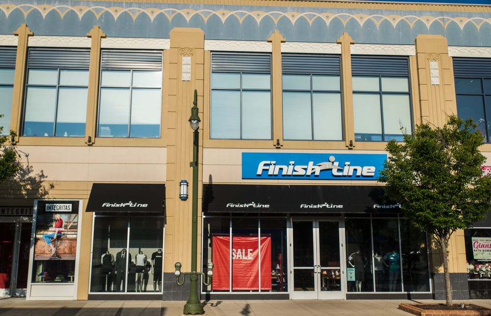 FINISH LINE 2727 Fairfield Commons, Beavercreek, Ohio Shoe Stores