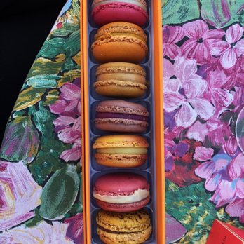 Pierre Hermé - Chocolatiers & Shops Near Me - Paris, 75 Pierre Hermé - Chocolatiers & Shops Near Me - Paris, 75