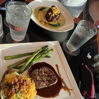 Baxter's Lakeside Grille - Baxter's - American Near Me - Lake Ozark, Missouri