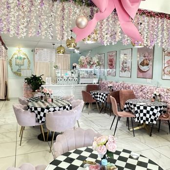 Sip & Sugar - The decor - Patisserie/Cake Shop Near Me - Anaheim, California