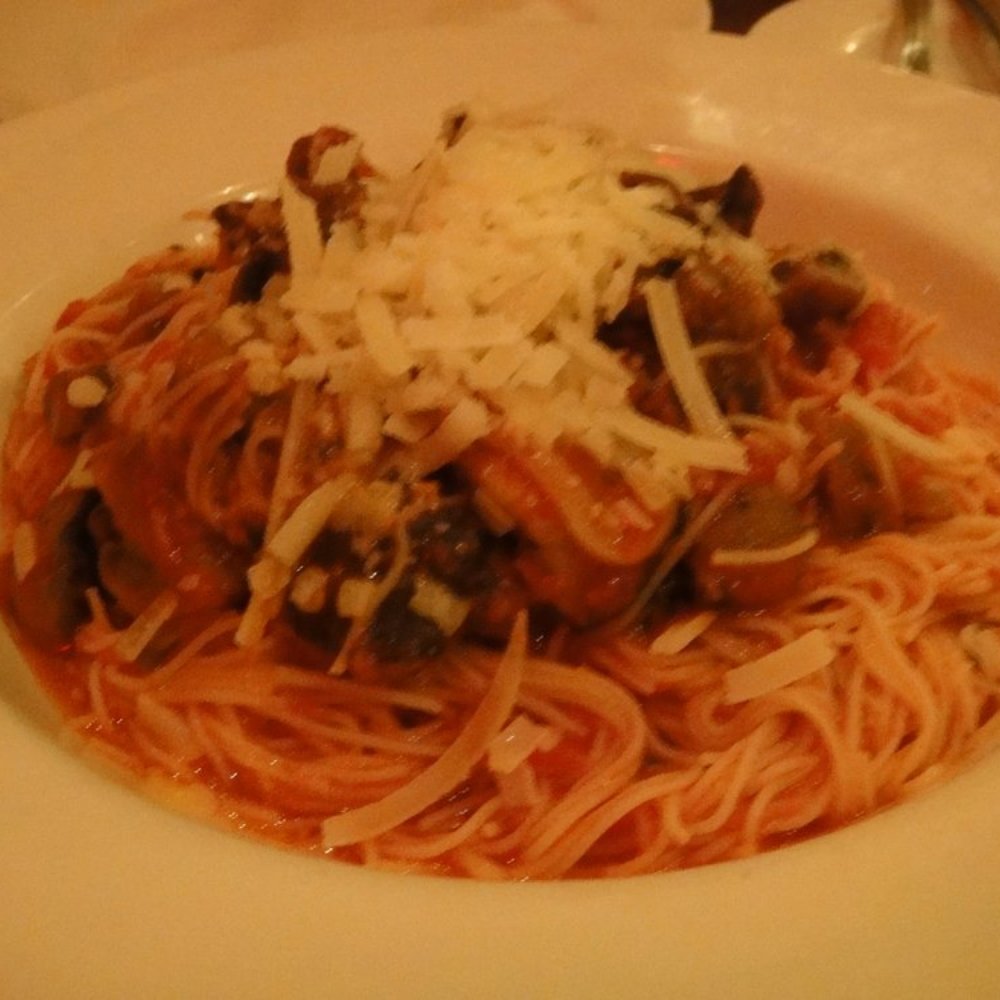 Mezza Notte Trattoria - Angel Hair Pasta with Mushrooms in Tomato Sauce - Italian Near Me - Toronto, Ontario Mezza Notte Trattoria - Angel Hair Pasta with Mushrooms in Tomato Sauce - Italian Near Me - Toronto, Ontario