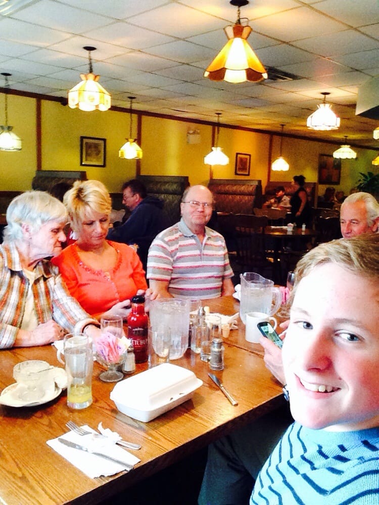 BOB’S PLACE Updated September 2024 121 Lock Street E, Dunnville