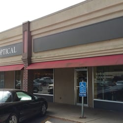 Russ' Uptown Optical - View of Russ' when you turn into the Uptown Center off of 42nd Street.