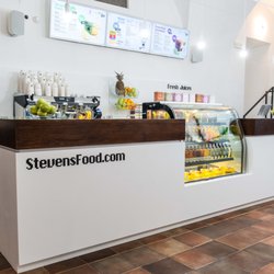 Apple Museum - Steven's Food is a stylish cafe & raw vegan bistro with a range of healthy foods and beverages as an ode to Steve Jobs' vegetarian diet!