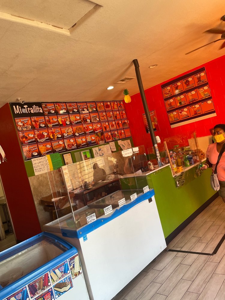 Mi Trailita Raspados Logo