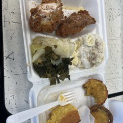Fried Green Tomatoes - Fried chicken mashed potatoes greens cabbage and of course fried green tomatoes