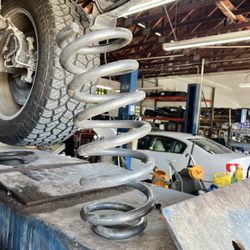 Coastal Hyundai - Compressed bent spring