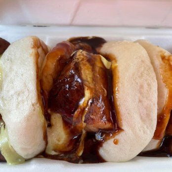 Street Steam Bunz - Pork belly bao.  I order mine with extra sauce--it's messy but so dang tasty!!! - Food Trucks Near Me
