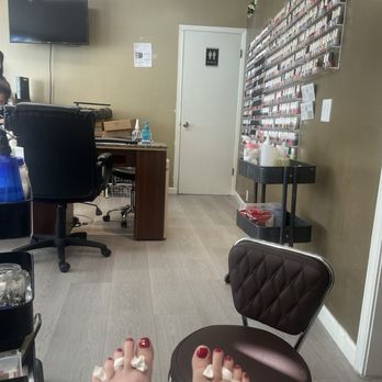 Four Seasons Nails Salon - Nail Salons Near Me - Millbrae, California