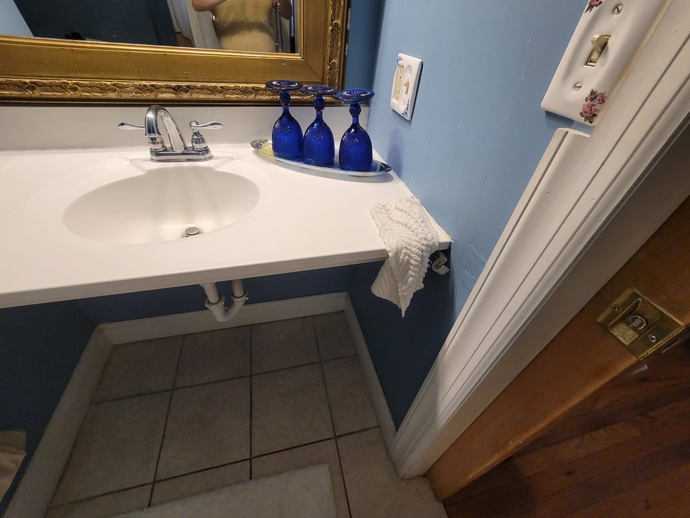 THE RED HOOK COUNTRY INN Updated October 2024 10 Photos & 23