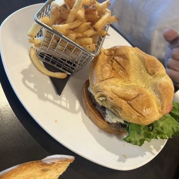 110 Grill Manchester - Classic Cheeseburger* - Gluten-Free Near Me - Manchester, Connecticut 110 Grill Manchester - Classic Cheeseburger* - Gluten-Free Near Me - Manchester, Connecticut