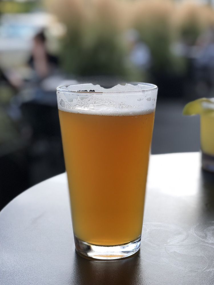 Tarwater Tavern Logo