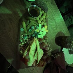 Vue 42 - Small adult lunchable.