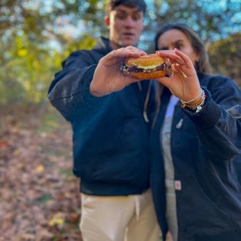 Donna's Donuts - Bakeries Near Me - Tewksbury, Massachusetts