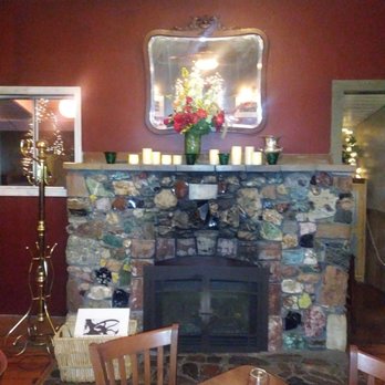Volcano Union Inn + Pub - Fireplace - Bed & Breakfast Near Me - Volcano, California