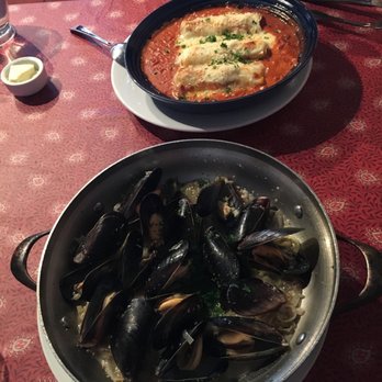 Bistro Moulin - Moules Frites, Cannelloni Con Tartufi - Wine Bars Near Me - Monterey, California