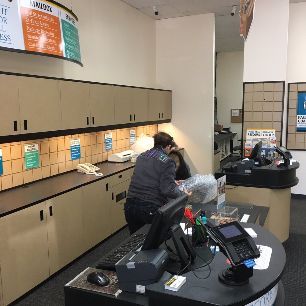 Two employees, phone ringing, completely ignoring me, the phone and 2 other customers Two employees, phone ringing, completely ignoring me, the phone and 2 other customers