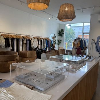 GILLIA - Updated November 2025 - 54 Photos - 131 Hekili St, Kailua