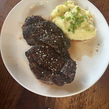 The Appalachian - Steak  and s/mashed potato - Steakhouses Near Me - Sevierville, Tennessee