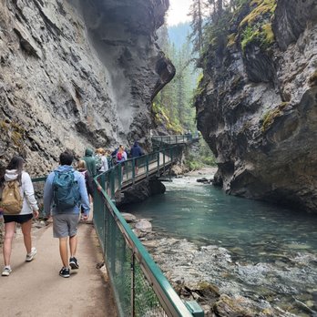 Johnston Canyon & Ink Pots - Hiking Near Me - Banff, Alberta
