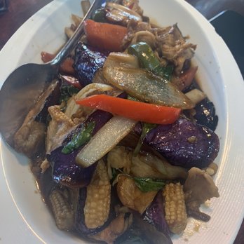 Lemongrass Thai Restaurant - Spice eggplant with chicken - Thai Near Me - Livermore, California Lemongrass Thai Restaurant - Spice eggplant with chicken - Thai Near Me - Livermore, California