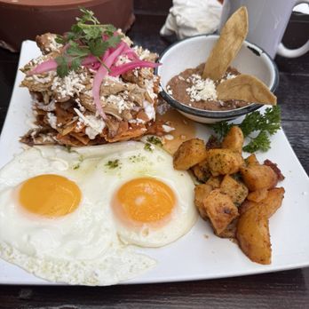 Hacienda Corralito - chilaquiles rojos de pollo delicious! - Mexican Near Me - El Sauzal, BCN Hacienda Corralito - chilaquiles rojos de pollo delicious! - Mexican Near Me - El Sauzal, BCN