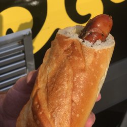 Bratzermann - Innovative bun means no mess! #cleanerweiner