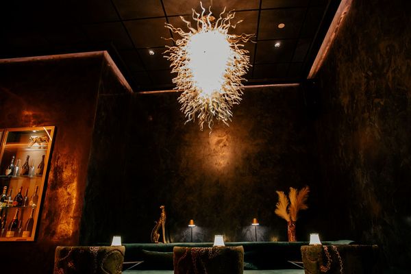 Regines Lounge by null