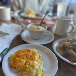 Cool Moose Cafe - 2 Eggs, Toast & Home Fries