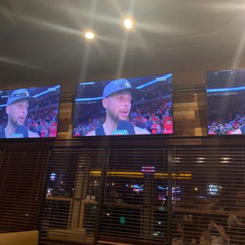 Boulders on Southern - Enjoy your favorite game while you enjoy their grub - American Near Me - Mesa, Arizona