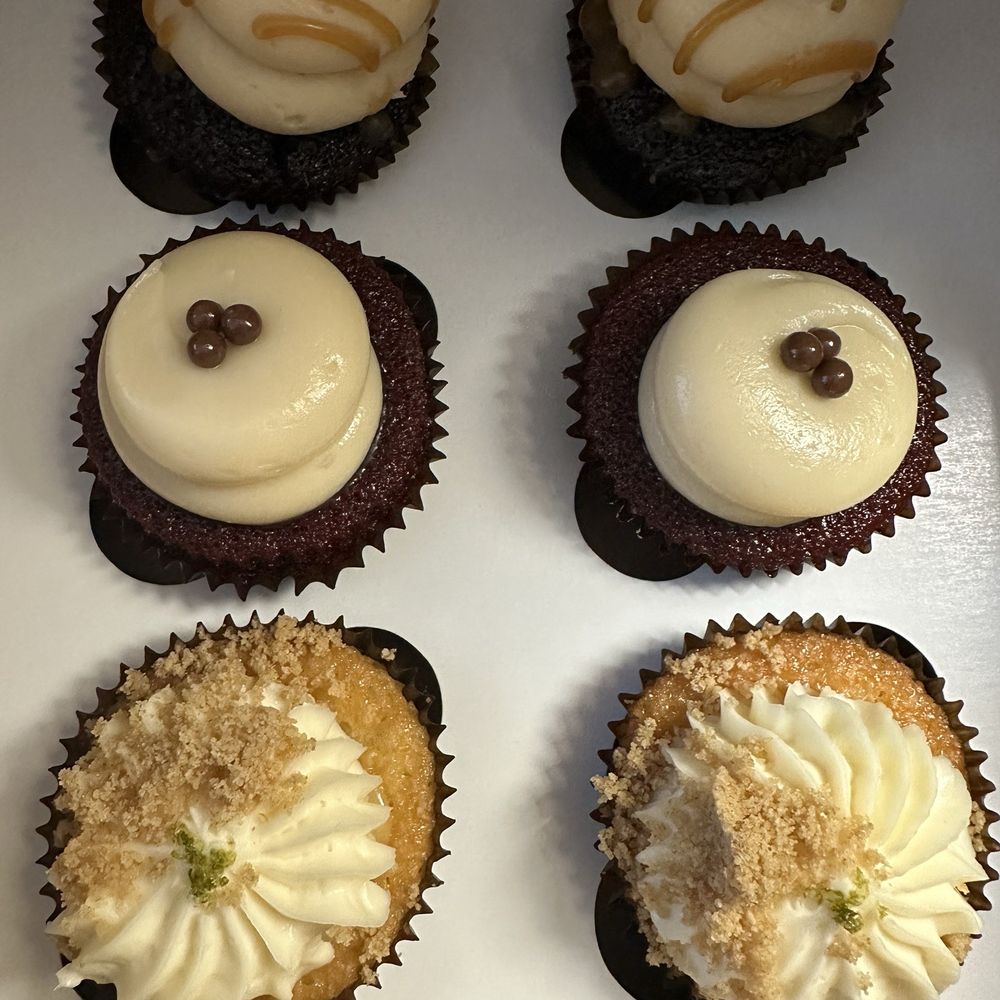 Cupcakin' Bake Shop - 2 Piece Key Lime Pie, 2 Piece Red Velvet, 2 Piece Chocolate Salted Caramel - Cupcakes Near Me - Oakland, California