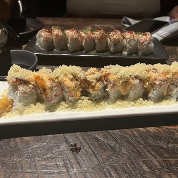 Fúdo - Smoked Salmon & Hot Gossip roll (shrimp, crab, cream cheese) - Asian Fusion Near Me - Chamblee, Georgia Fúdo - Smoked Salmon & Hot Gossip roll (shrimp, crab, cream cheese) - Asian Fusion Near Me - Chamblee, Georgia