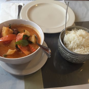 Thai Kitchen - Duck Curry, which had the hair! - Thai Near Me - American Canyon, California