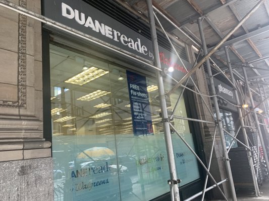 Duane Reade by null