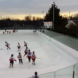 Chevy Chase Club - Ice hockey at its finest