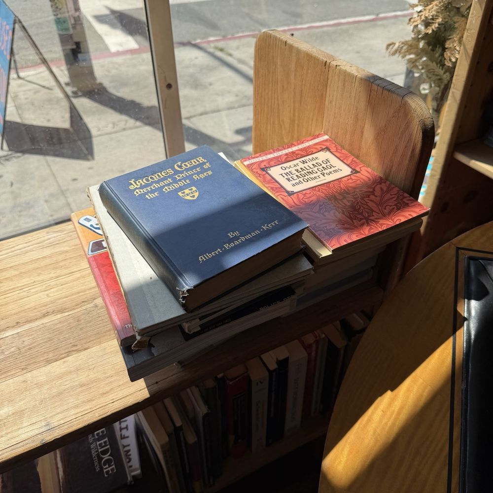 Reverie Bookstand - Used Bookstore Near Me - Los Angeles, California Reverie Bookstand - Used Bookstore Near Me - Los Angeles, California