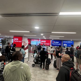 Budget - Lots of people in line - Car Rental Near Me - Chicago, Illinois Budget - Lots of people in line - Car Rental Near Me - Chicago, Illinois