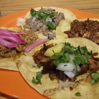Tacos Chapultepec - Varios tacos, a cada cual más bueno. - Mexican Near Me - Madrid, M