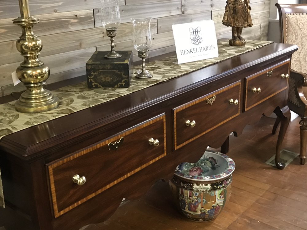 Photos of SOUTHERN ACCENTS Updated August 2024 14 Photos 911 Caroline St, Fredericksburg