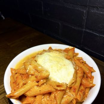 Street To Table - Creamy Burrata Pasta - Bars Near Me - Huntington Station, New York Street To Table - Creamy Burrata Pasta - Bars Near Me - Huntington Station, New York
